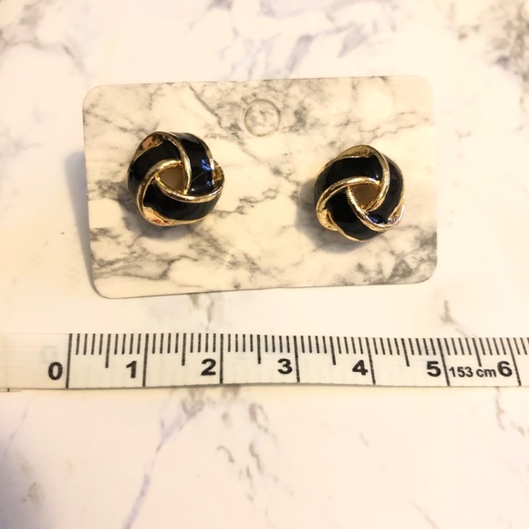 {ANNIE} gold knotted stud earrings - Picture 2 of 2